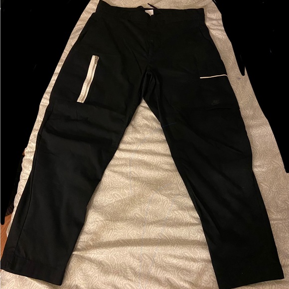 Nike black cargo pants (like new) - Picture 1 of 1